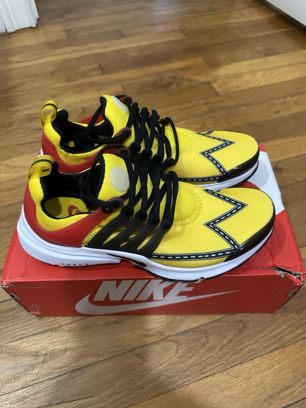 *Slightly Used* Nike Presto Yellow Black (CT3550-700) Size 7